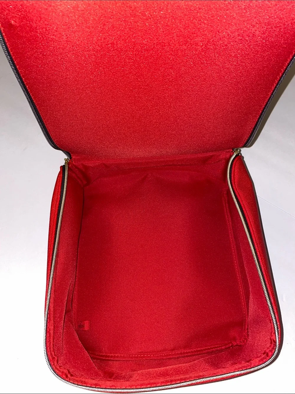 Estee Lauder Red Train Case Travel Bag Makeup Cosmetic Zipper with Handle